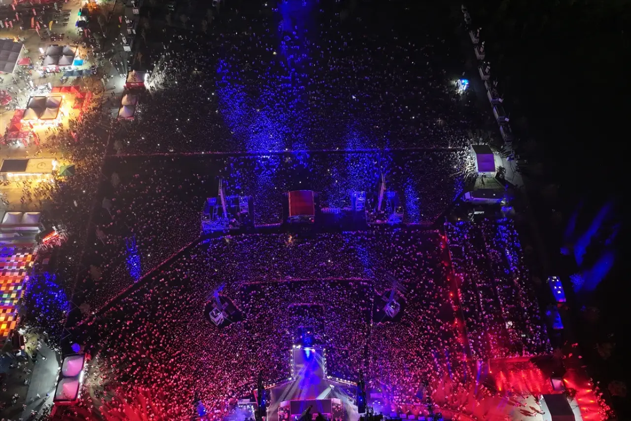 Jennifer Lopez 6 yıl aradan sonra İstanbul’da sahne aldı 5