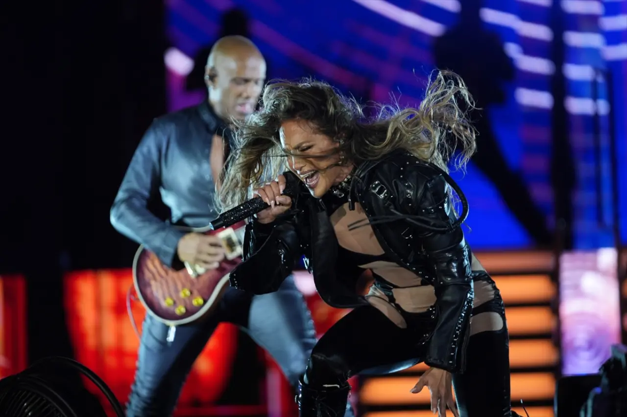 Jennifer Lopez 6 yıl aradan sonra İstanbul’da sahne aldı 1