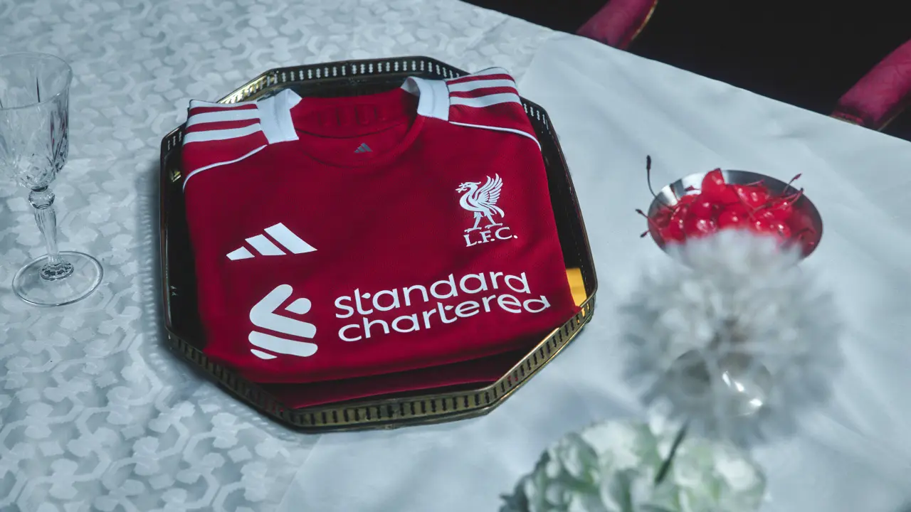 Liverpool yeni sezon formalarını tanıttı: 13 yıl aradan sonra Adidas’la yeniden buluşma 5