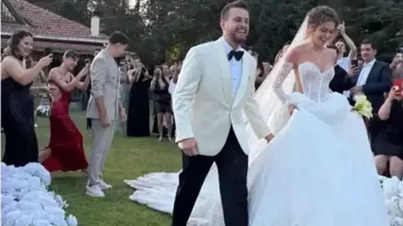 Bu yaz hangi ünlüler evlendi? 2025'e damga vuran düğünler 1