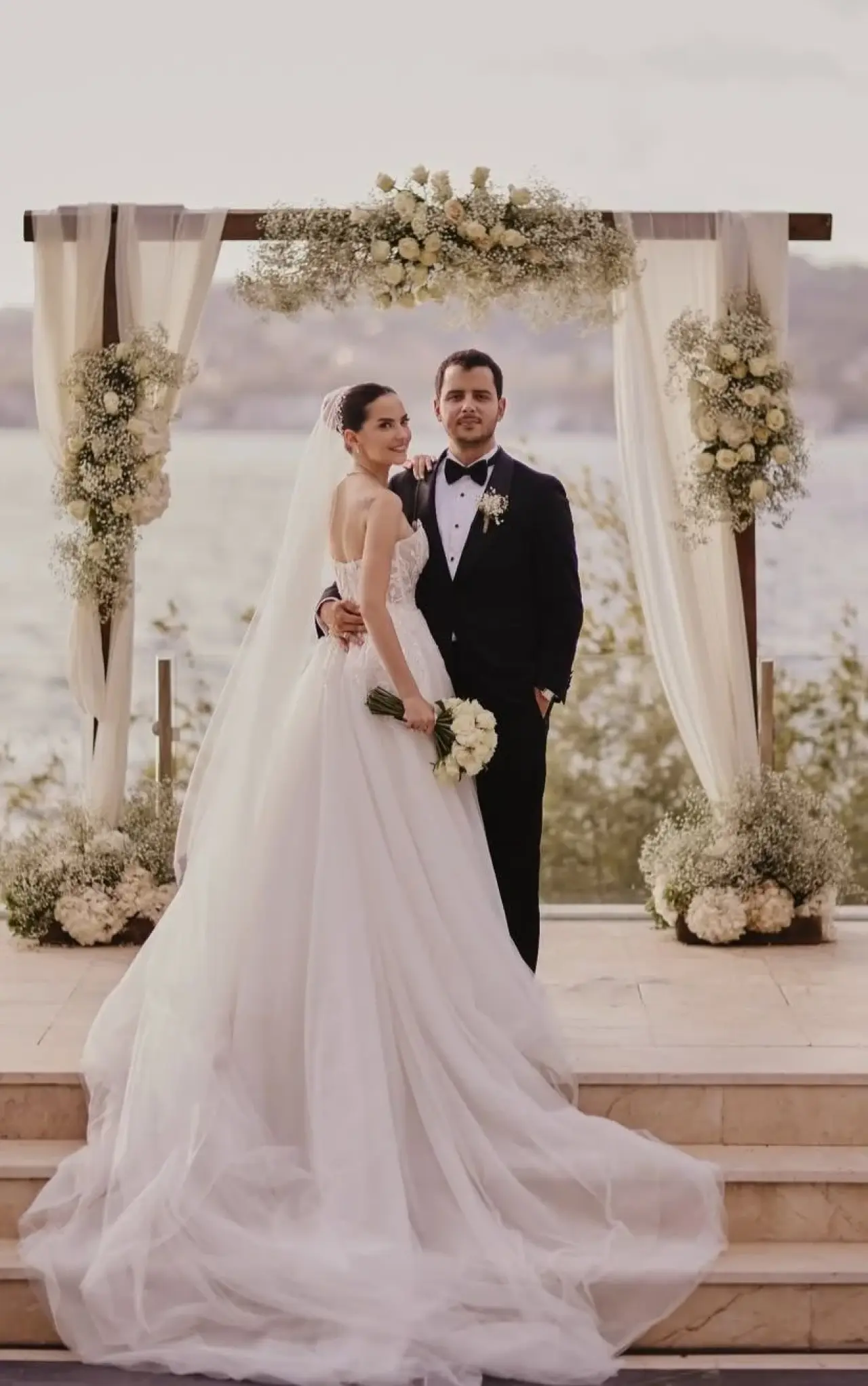 Ezgi Şenler, çocukluk aşkı Ömer Gürgen ile evlendi: Nikah masasında romantik anlar 2