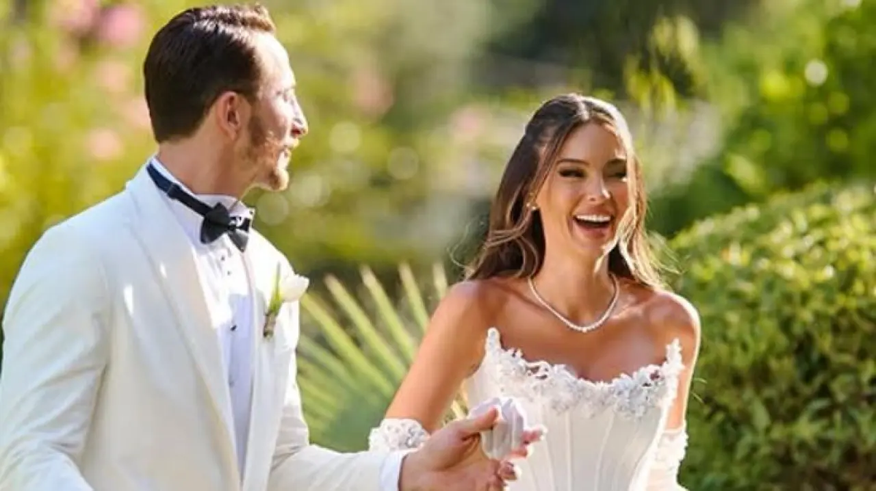 Bu yaz hangi ünlüler evlendi? 2025'e damga vuran düğünler 2