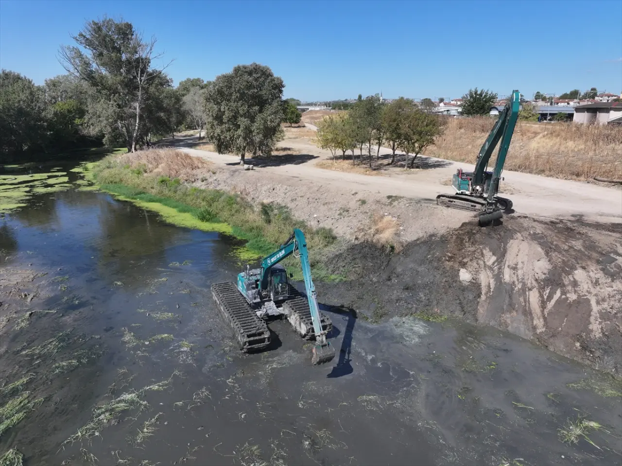 Edirne Tunca Nehri’nde sonunda temizlik çalışması başlatıldı 2