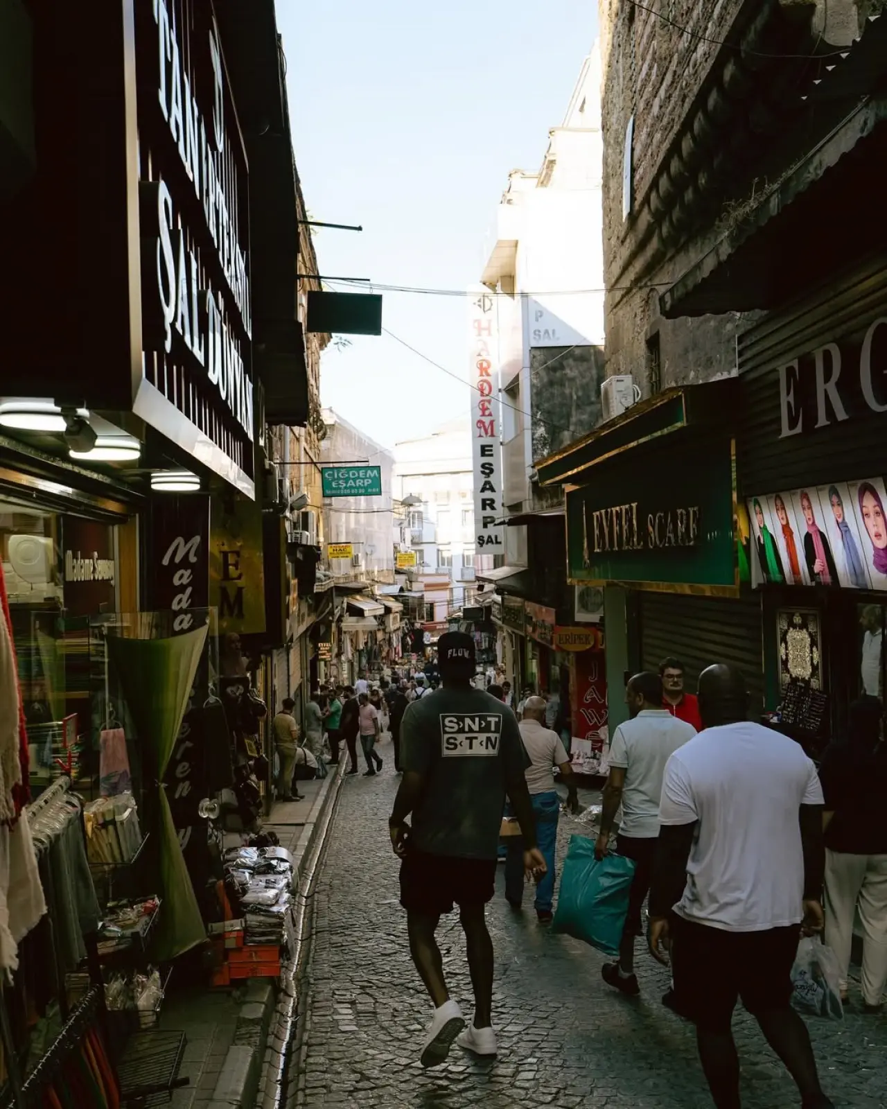 Lakers'ın yıldızı Rui Hachimura'dan Orhan Veli paylaşımı: "İstanbul'u dinliyorum, gözlerim kapalı" 14