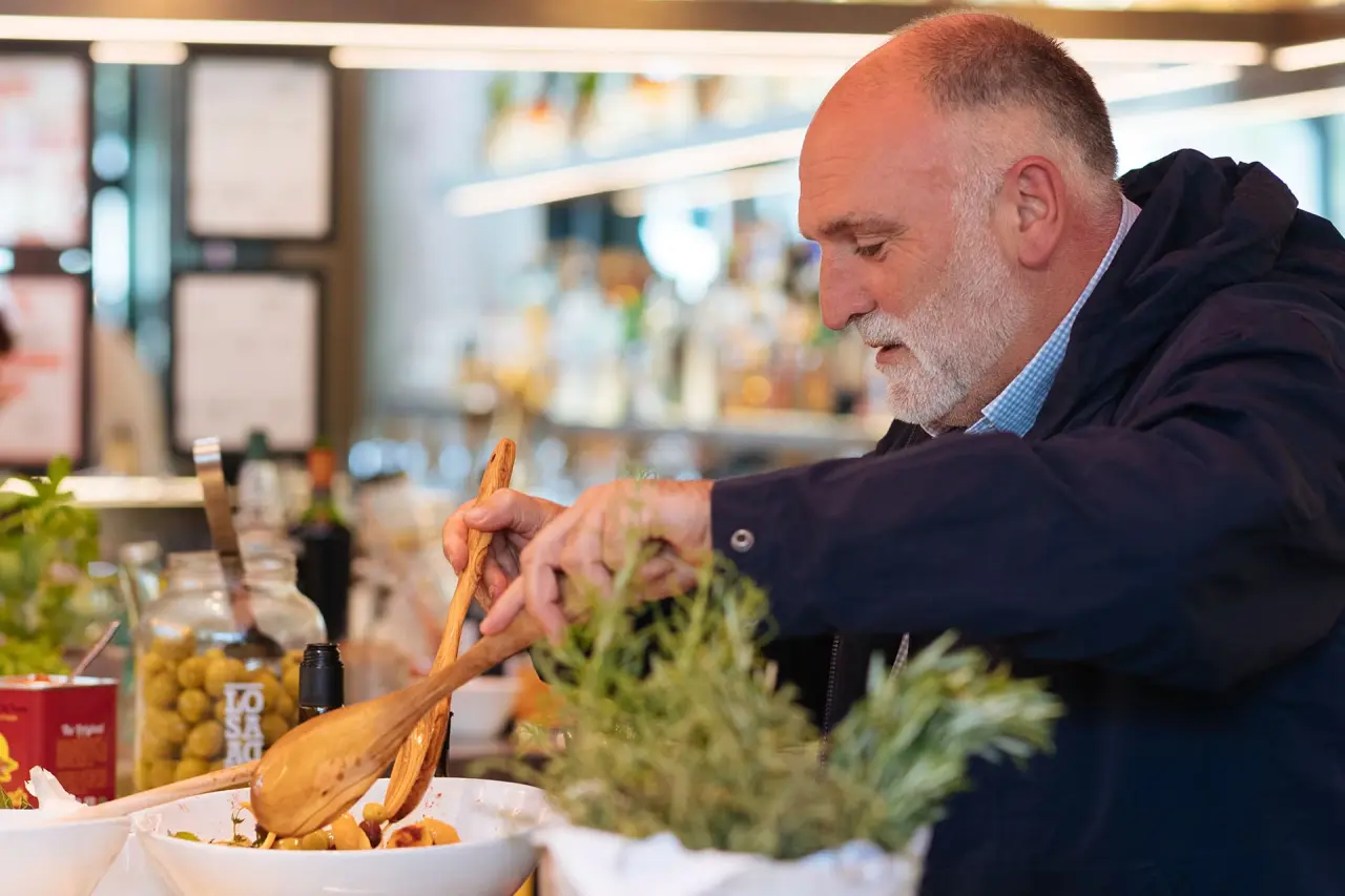 Ünlü Şef José Andrés’ten Gordon Ramsay’e sert çıkış: “Paellaya chorizo koyan şefler kötü mutfağa aittir!” 5