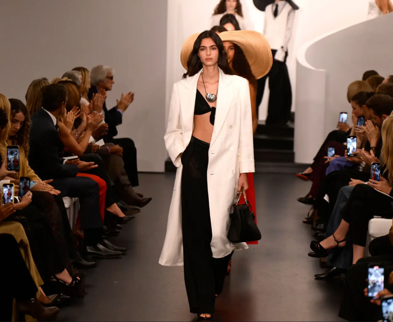 Giorgio Armani’nin ölümü sonrası dünyanın en yaşlı büyük moda tasarımcısı Ralph Lauren... 2