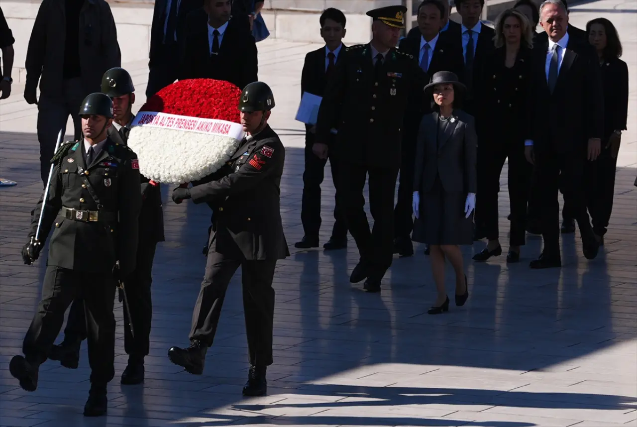 Japonya Prensesi Akiko Mikasa Anıtkabir’i ziyaret etti 2