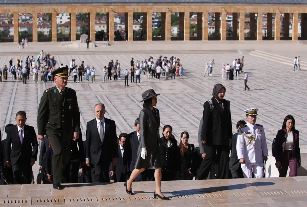 Japonya Prensesi Akiko Mikasa Anıtkabir’i ziyaret etti 10