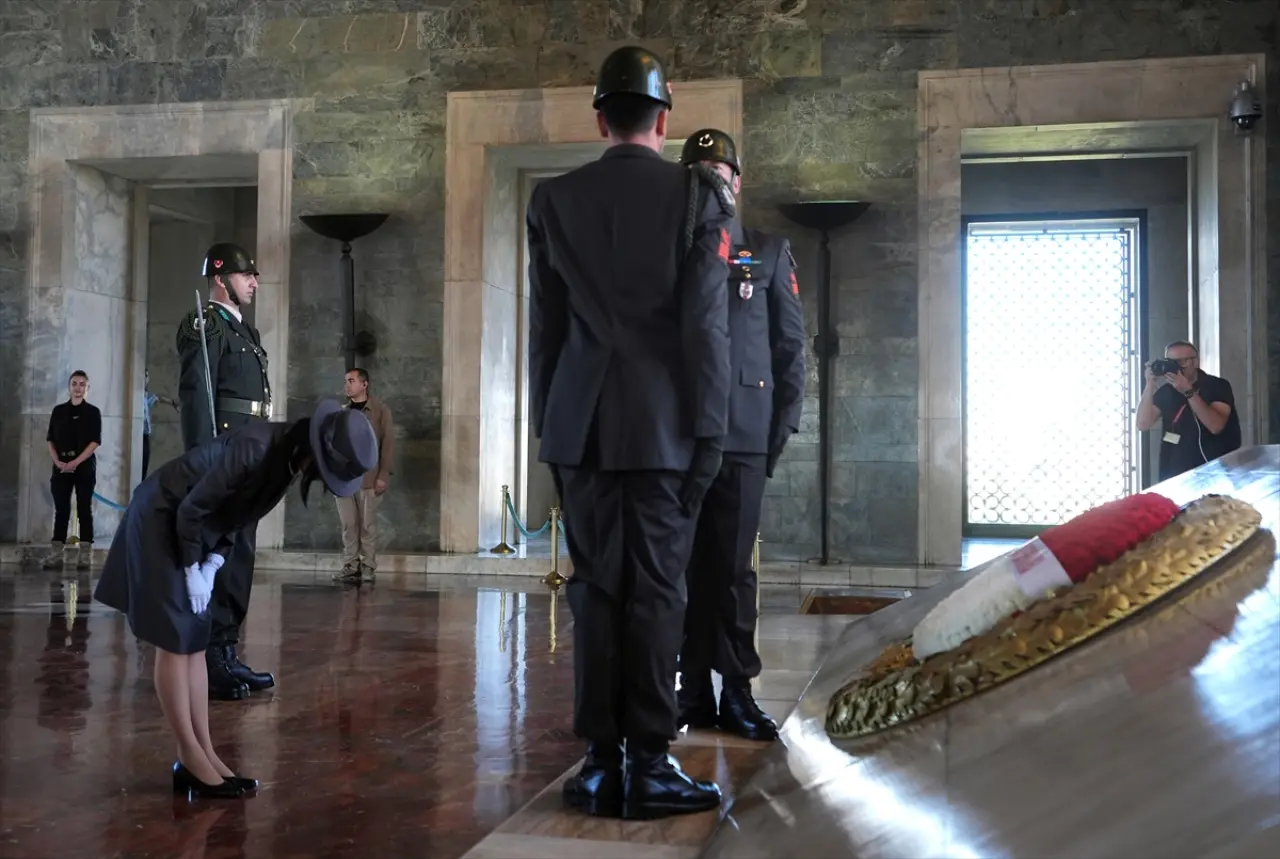 Japonya Prensesi Akiko Mikasa Anıtkabir’i ziyaret etti 14