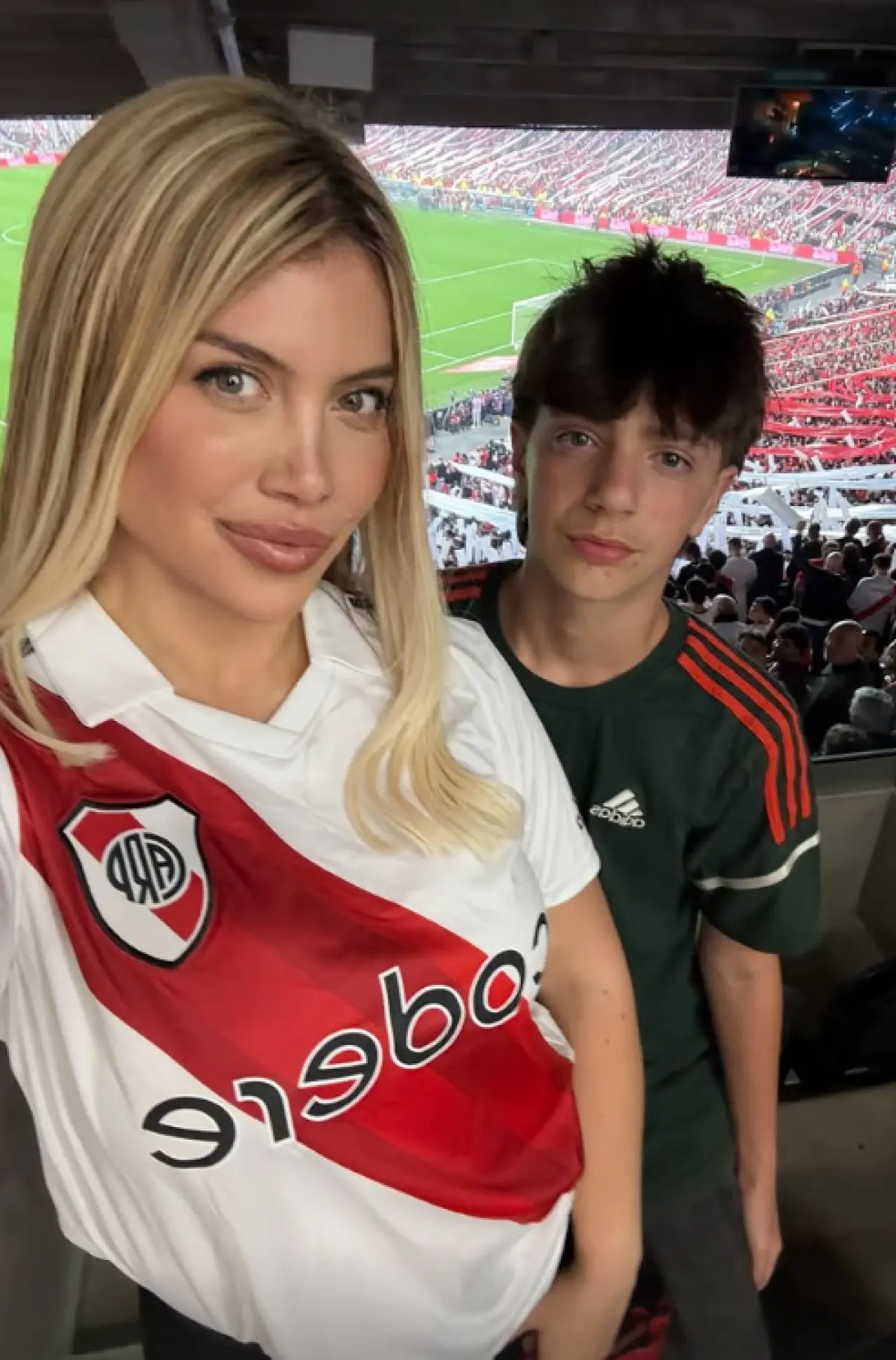 Wanda Nara, China Suárez’in çocuklarının Türkiye’de okula başladığını öğrenince küplere bindi: Nispet yaparcasına paylaşım yaptı! 2