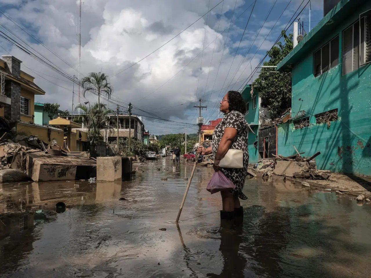 Meksika'da şiddetli yağışlar sebebiyle yaşamını yitirenlerin sayısı 66'ya yükseldi 1