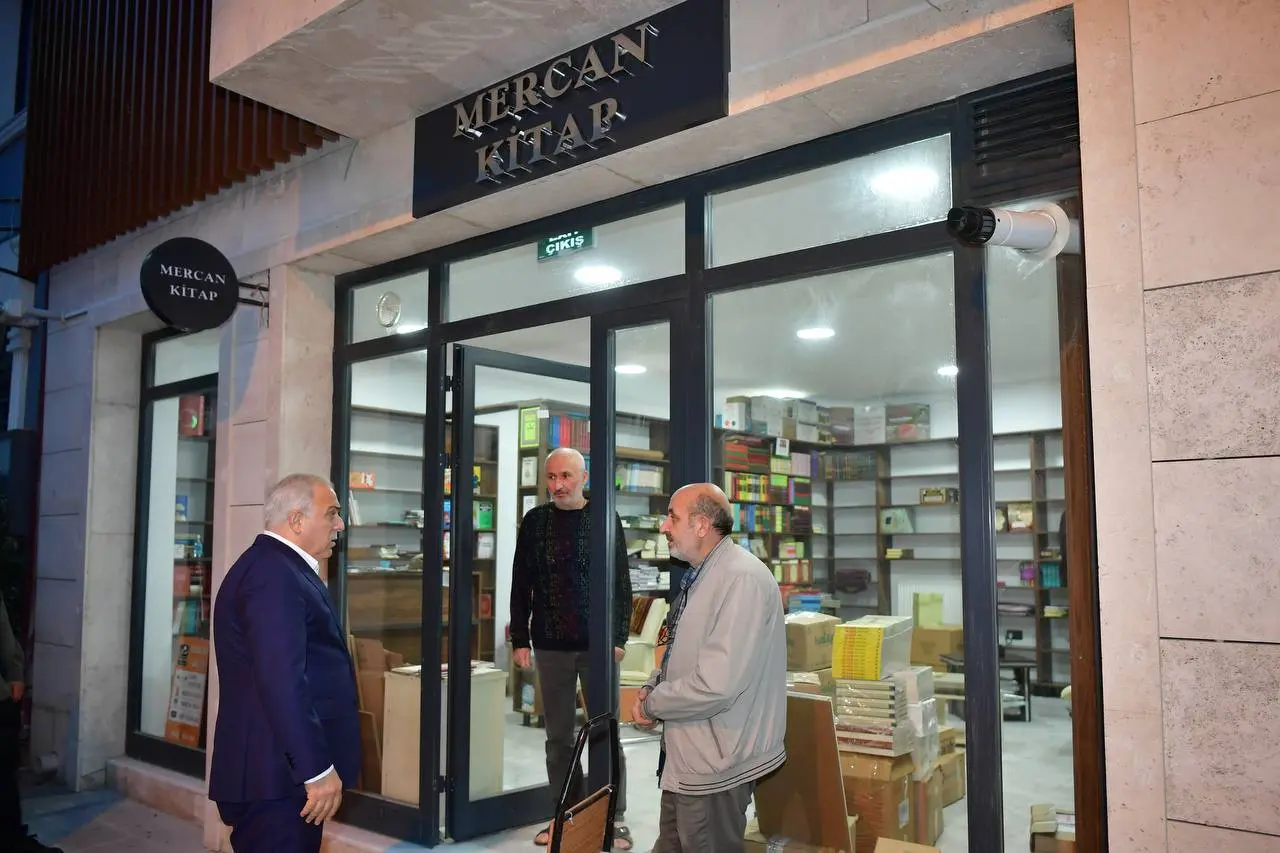 Cağaloğlu Kitapçılar Sokağı açılıyor 1