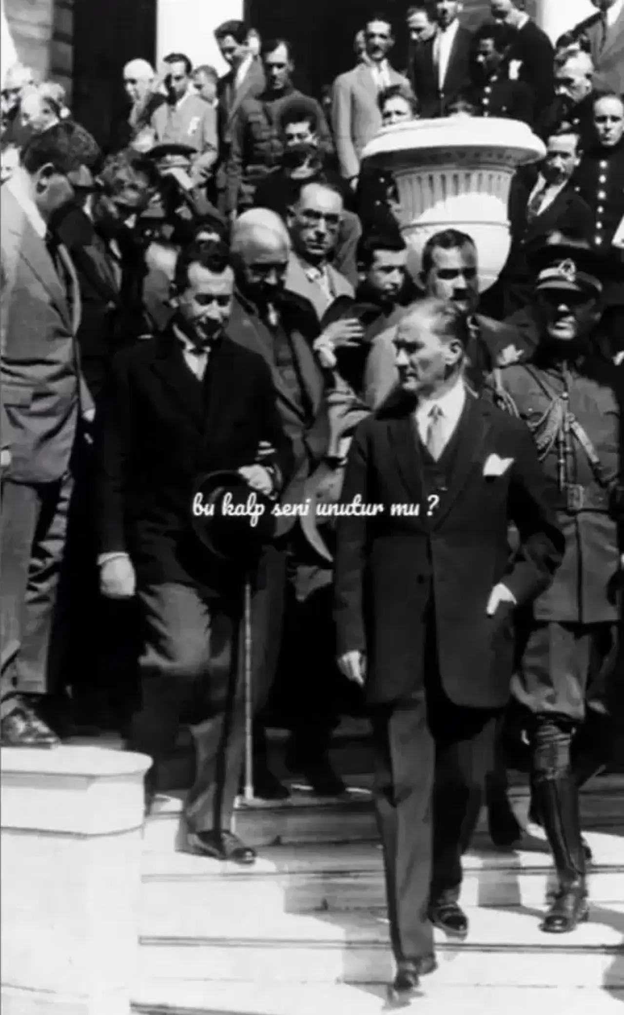 Ünlü isimler 10 Kasım'da Ata'sını unutmadı 5