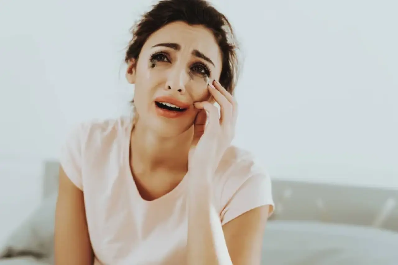 Cildinizi daha yaşlı gösteren 9 makyaj hatası: Genç görünüm için bunlardan kaçının! 5