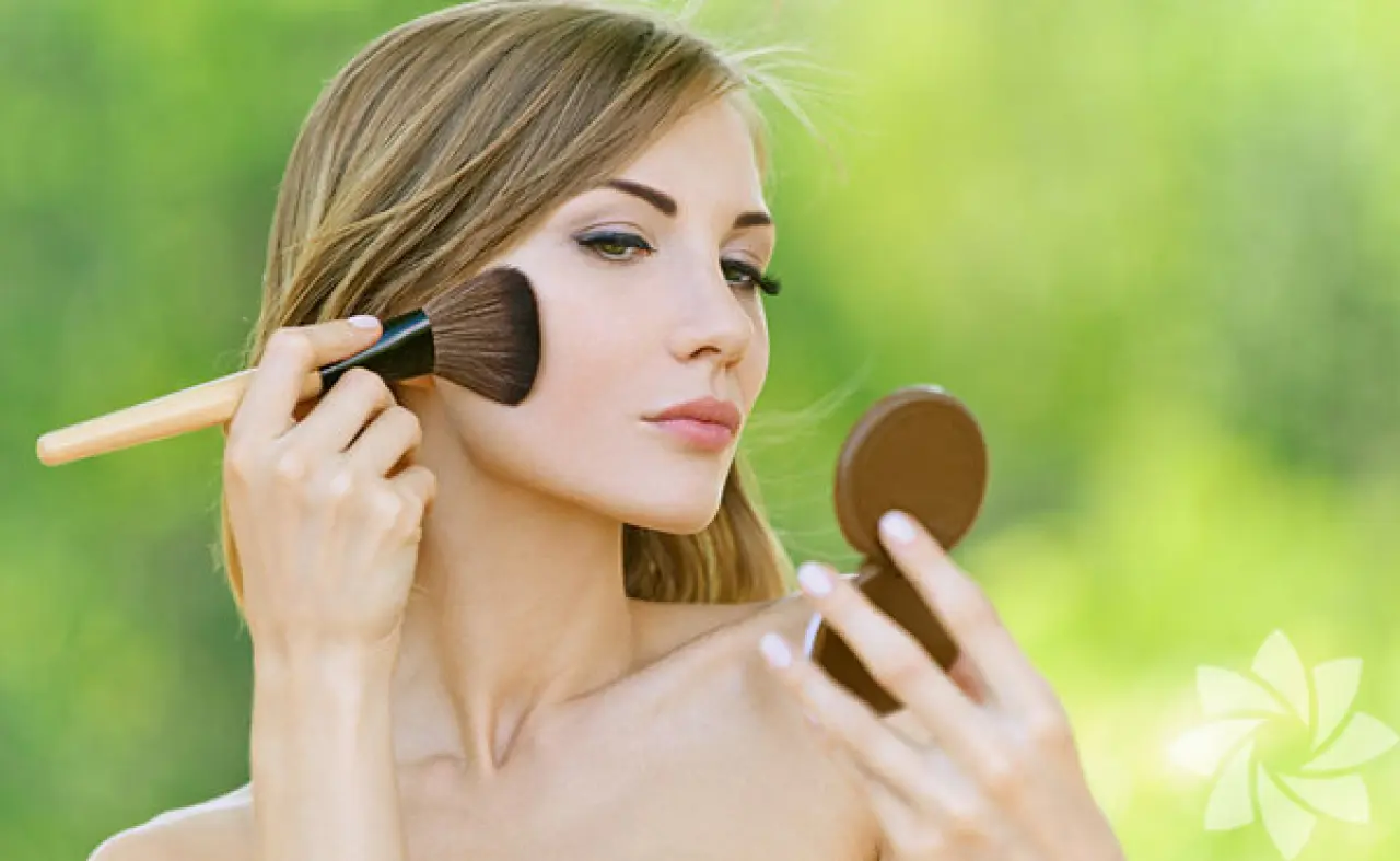 Cildinizi daha yaşlı gösteren 9 makyaj hatası: Genç görünüm için bunlardan kaçının! 1
