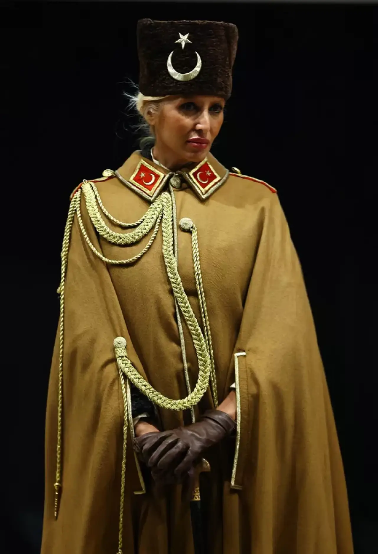 Ankara Olgunlaşma Enstitüsü’nden ‘Atatürk Kıyafetleri’ defilesi: 25 özel tasarım sahnelendi 7