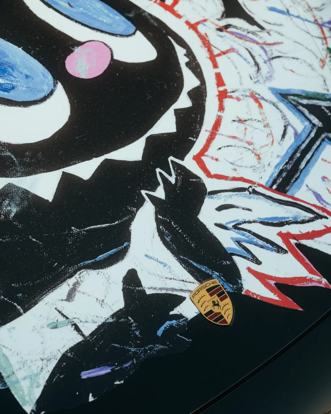 Oyuncak kutusundan çıktı, gaza bastı: Labubu’nun yeni oyuncağı bir Porsche! 6