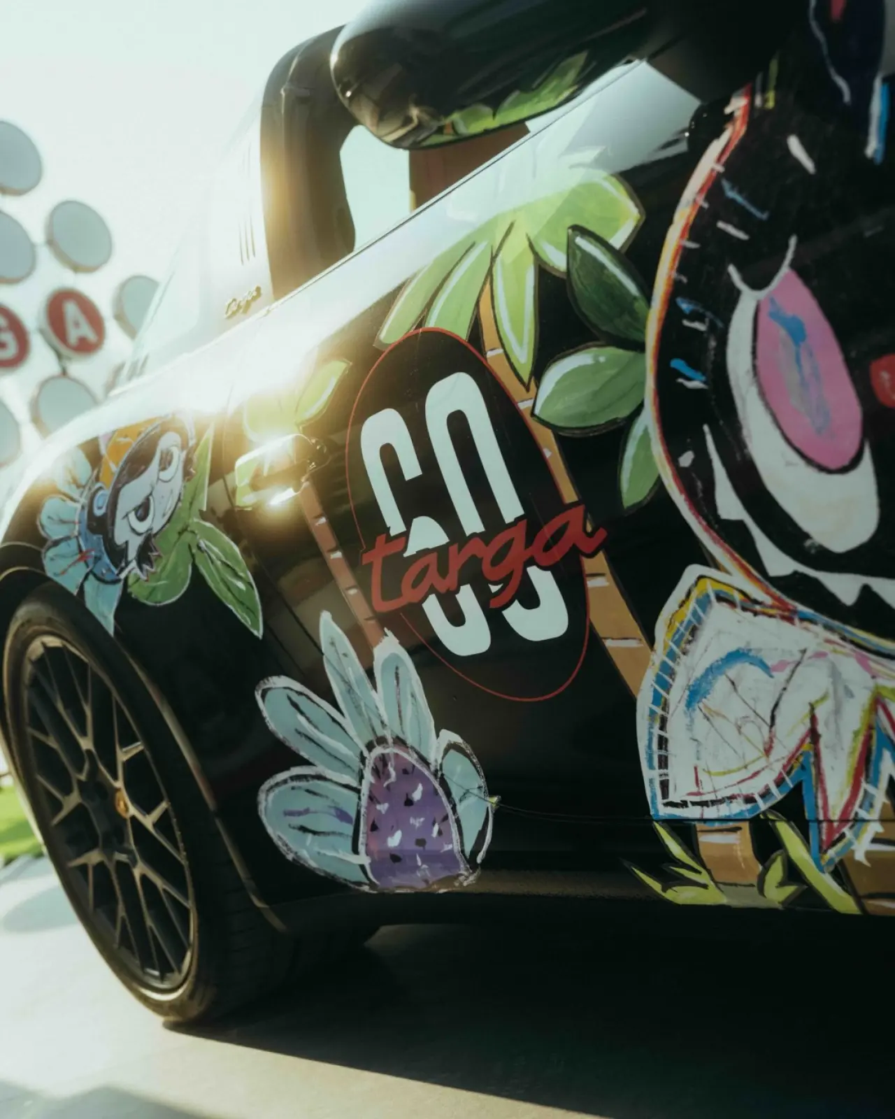 Oyuncak kutusundan çıktı, gaza bastı: Labubu’nun yeni oyuncağı bir Porsche! 7