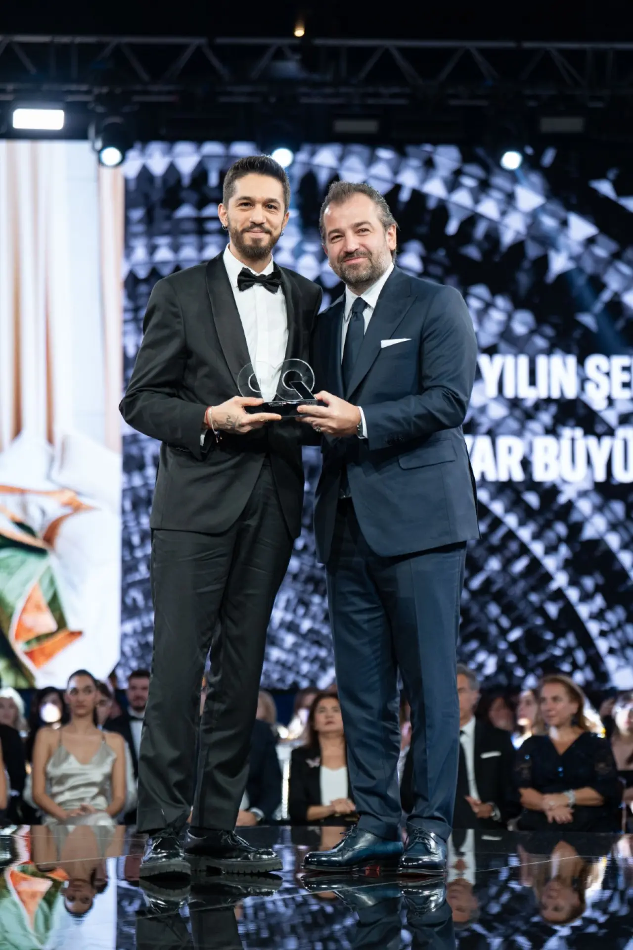 GQ Men Of The Year 2025'te yıldızlar geçidi: Edis, Mert Yazıcıoğlu ve Victor Osimhen ödül aldı 11