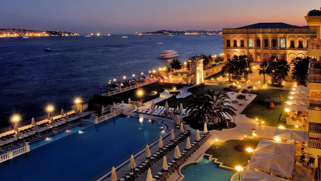 2026’ya nerede, kaça giriyoruz? İstanbul’un gözde otellerinde yılbaşı fiyatları 4