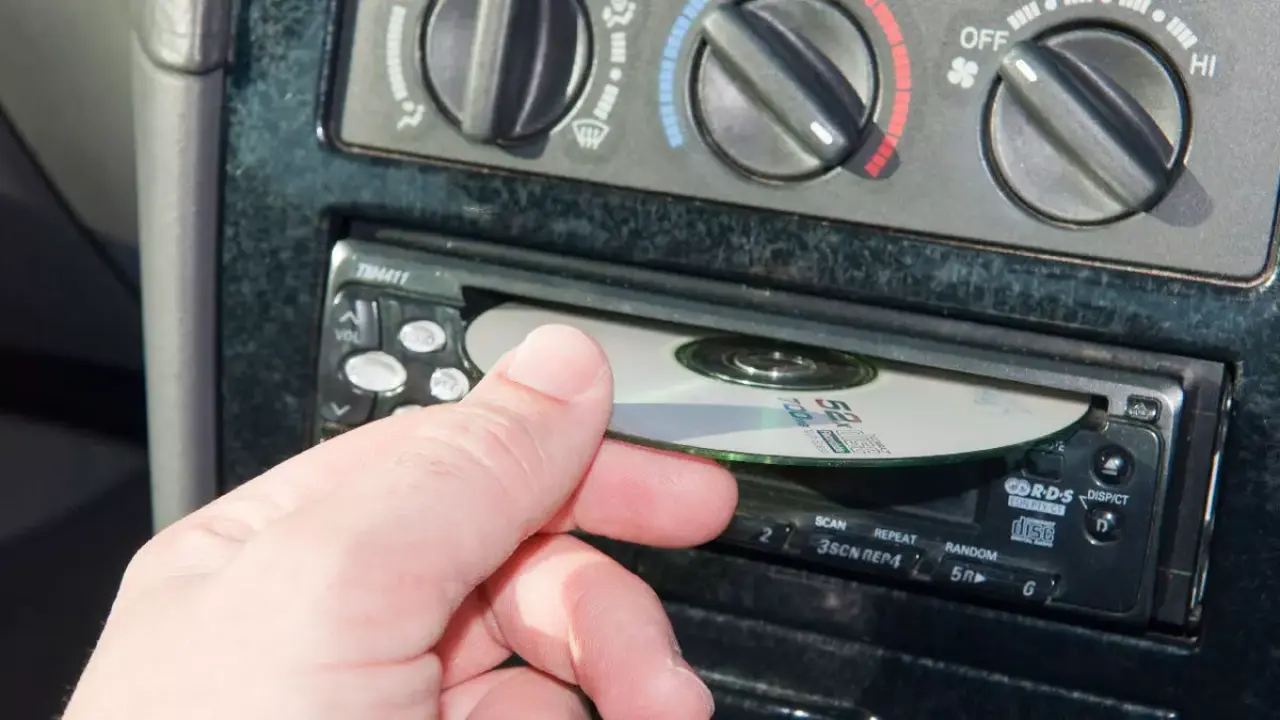 Otomobillerde bir devrin sonu: Yıllar içinde kaybolan araç özellikleri 3