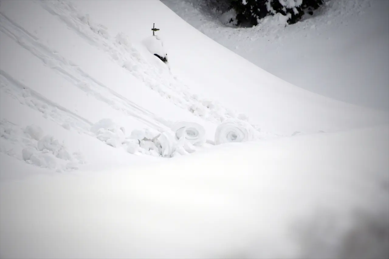 Ilgaz Dağı'nda nadir doğa olayı: Kar ruloları hayran bıraktı 1