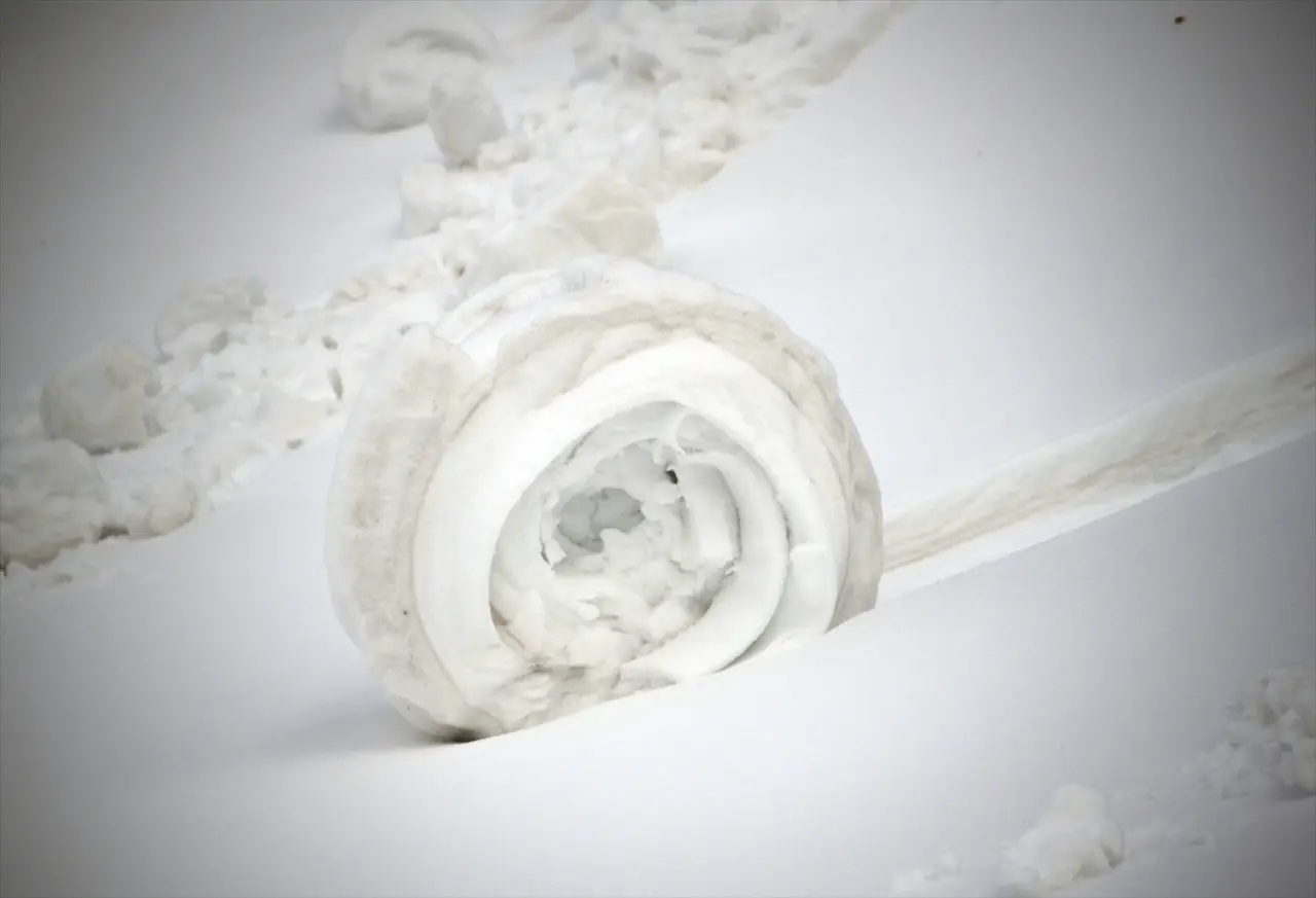 Ilgaz Dağı'nda nadir doğa olayı: Kar ruloları hayran bıraktı 2