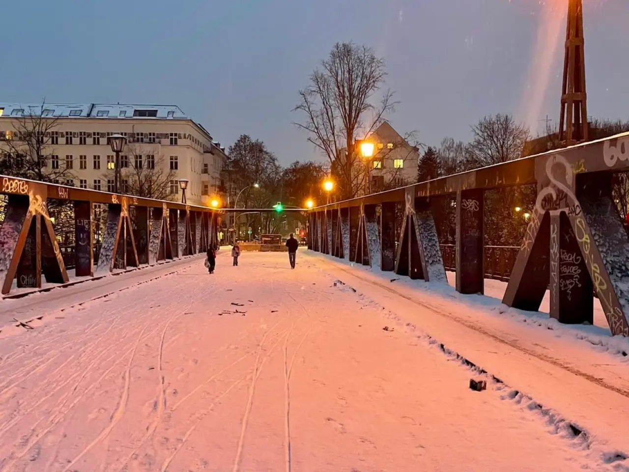 Almanya donuyor: Ağır kış şartları nedeniyle ülkede olağanüstü hal ilan edildi 2
