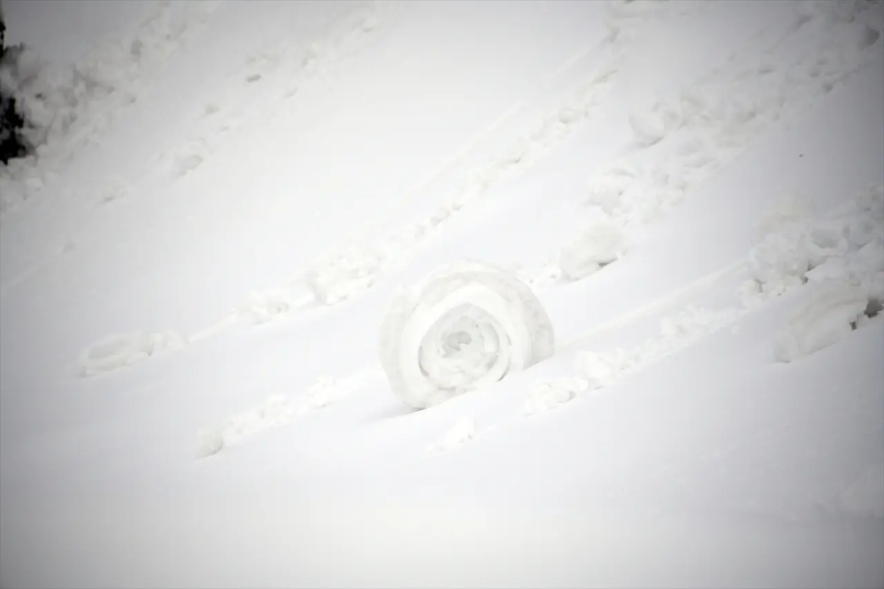 Ilgaz Dağı'nda nadir doğa olayı: Kar ruloları hayran bıraktı 3