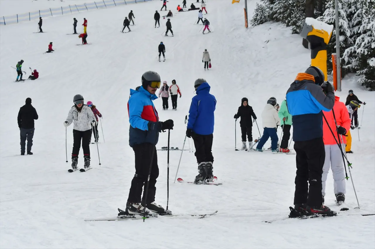 Sömestir tatili kayak merkezlerine yaradı, Sarıkamış’ta oteller tamamen doldu 1