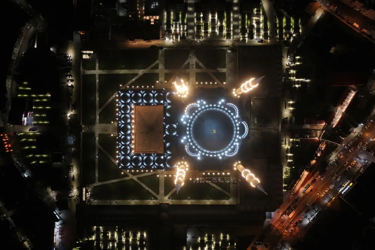 Selimiye Camii'nde 4 yıl sonra ilk teravih namazı kılındı 18