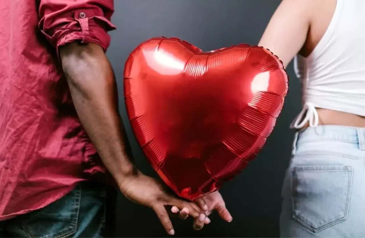 Sevgililer Günü alarmı: “Ne alsam?” diyenlere aşk garantili hediye rehberi 1