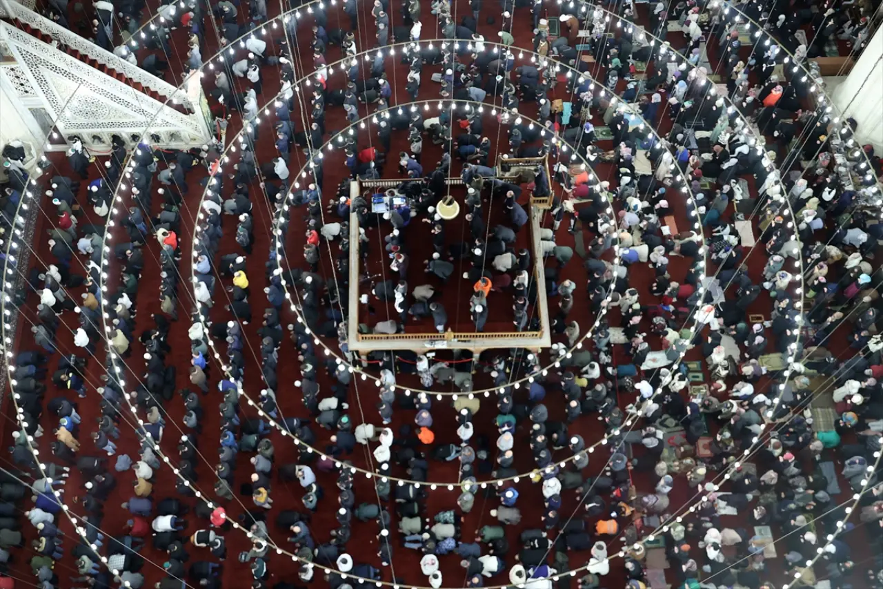 Selimiye Camii'nde 4 yıl sonra ilk teravih namazı kılındı 5