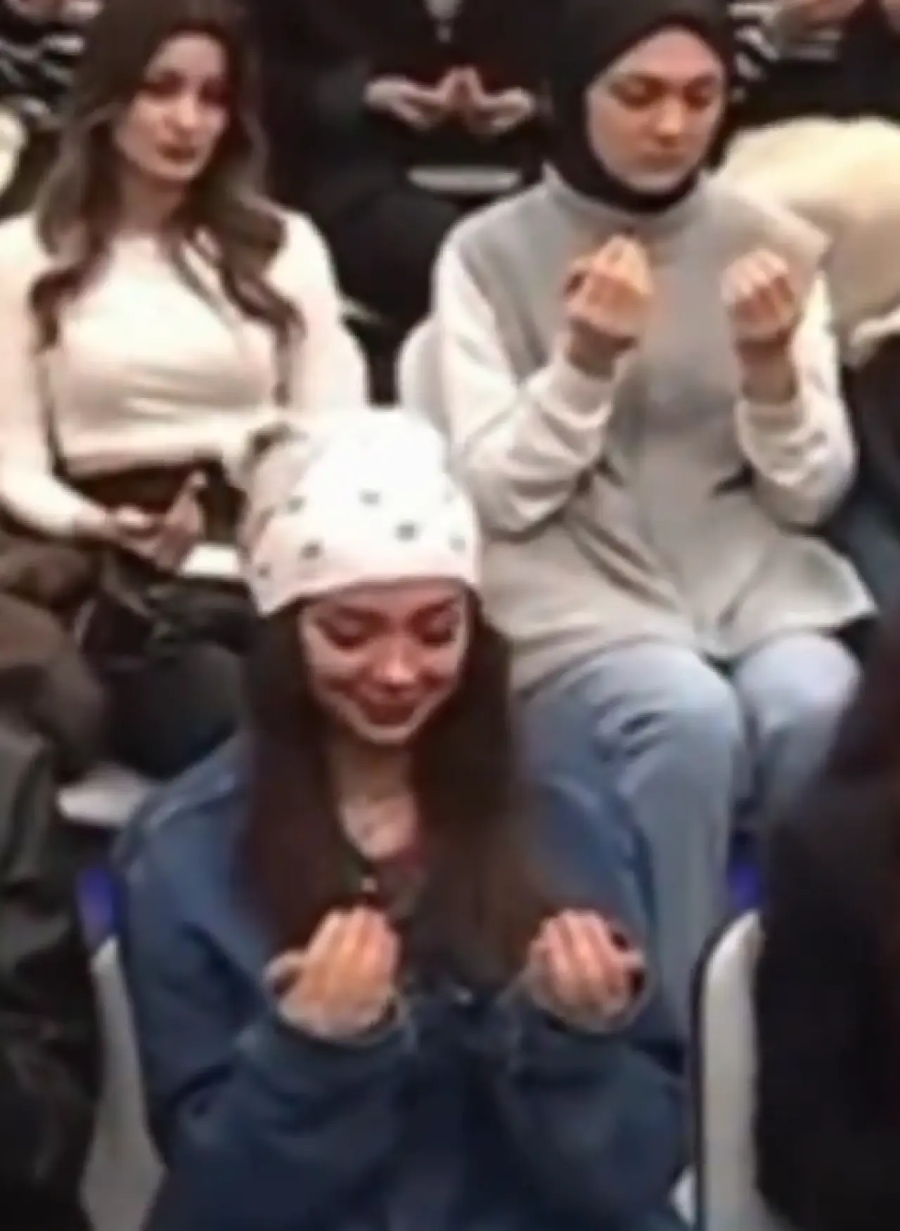 TikTok fenomeni ‘Mervepery’nin iftar programında kamerayla intihamı: Gülmekten kendini alamadı 4