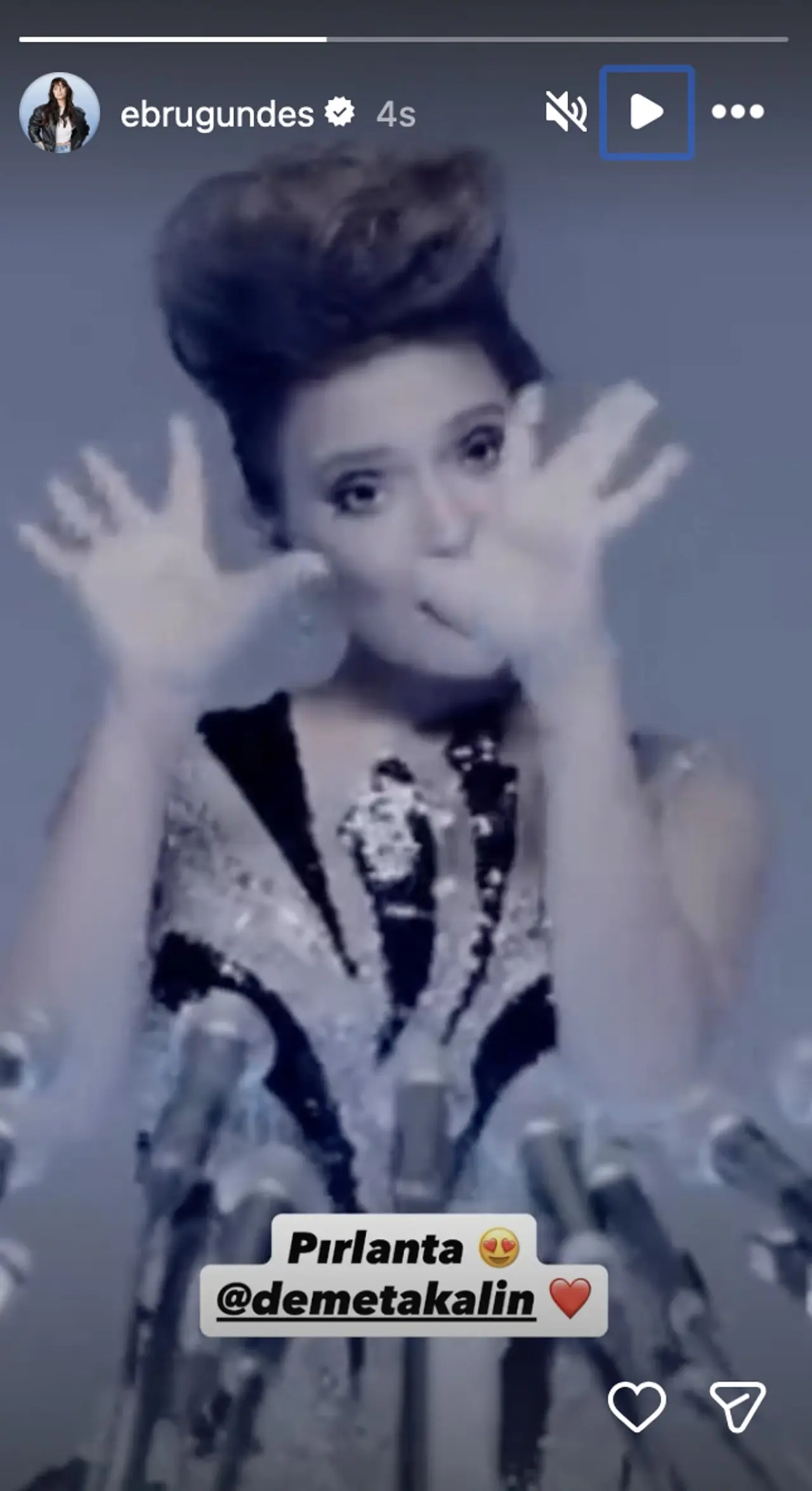 Burcu Güneş’in sözleri sonrası pop dünyası karıştı: Demet Akalın’a destek yağdı 5