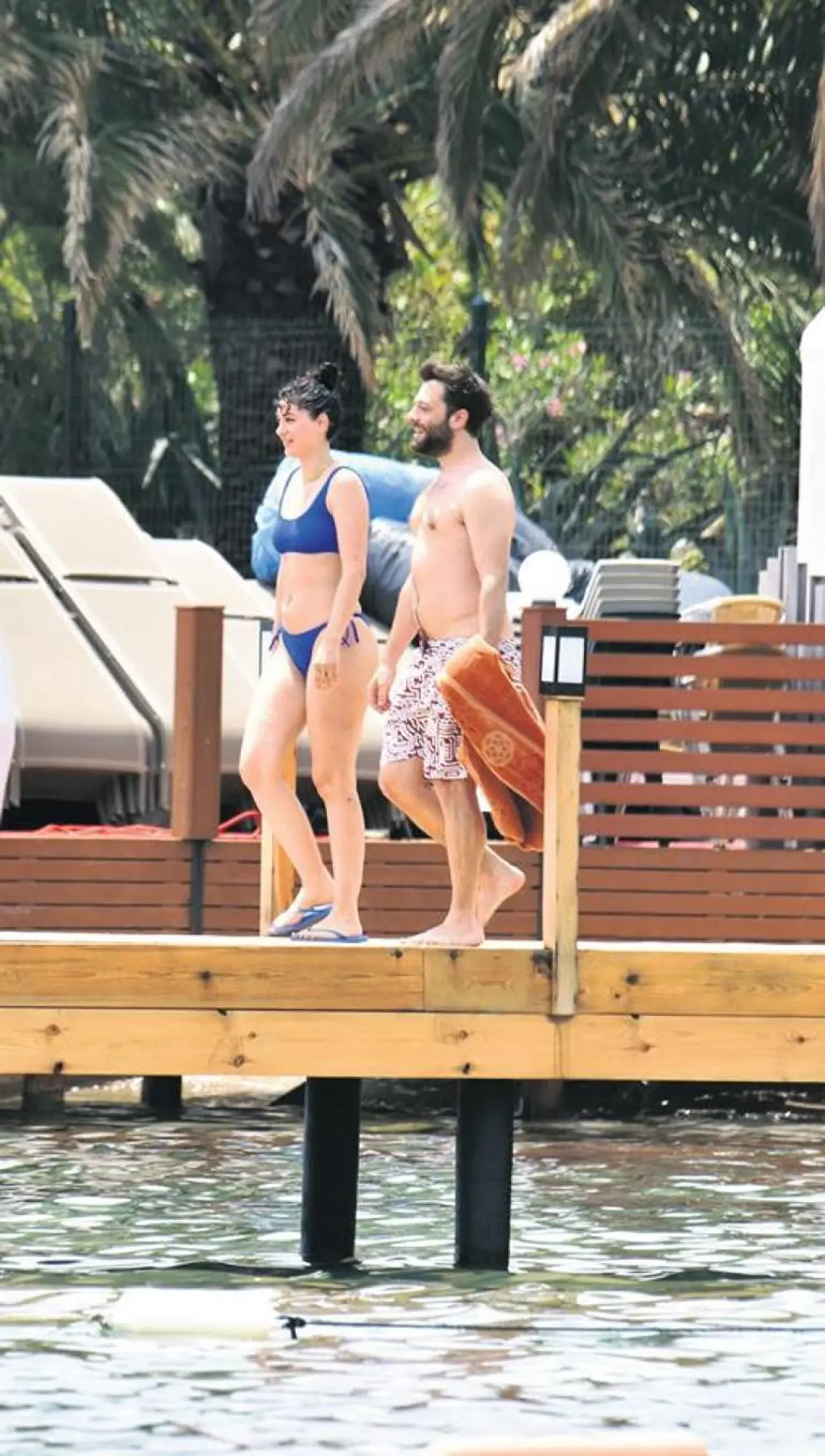 Bodrumda yaz sezonu açıldı Melisa Döngel yağmura aldırmadı, sevgilisiyle ilk kez görüntülendi